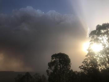 Fire approaches Kangaroo Valley Jan 4 2020