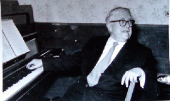 The National ALP leader Doc Evatt at the piano at C.S. & Nola Wyndham's wedding 1957